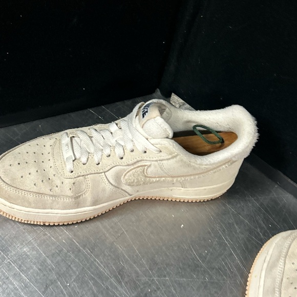 Nike Air Force 1 Size 9.5 Women - Picture 5 of 11